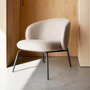 Изысканная домашняя обстановка, современные и минималистичные обеденные стулья, обеденные стулья с кремовой спинкой, стулья с подушками
