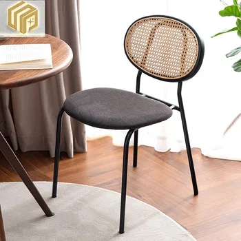 Обеденные стулья из массива дерева, сплетенные из скандинавского ротанга, домашние винтажные ресторанные стулья для отдыха, дизайнерские винтажные стулья из ротанга со спинкой