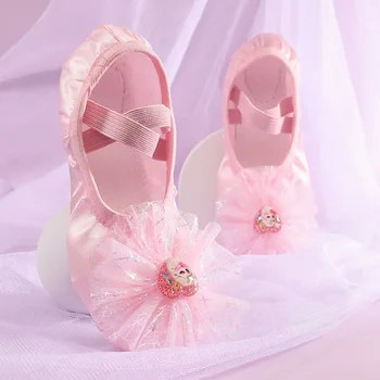 Новые атласные танцевальные туфли для девочек, обувь для акробатики на мягкой подошве, обувь с кошачьими когтями, детская танцевальная принцесса, красивые балерины.