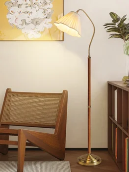 Торшер Французский Ретро Кремовый для гостиной Прикроватная тумбочка для спальни Вертикальная настольная лампа в японском стиле с плиссированным освещением
