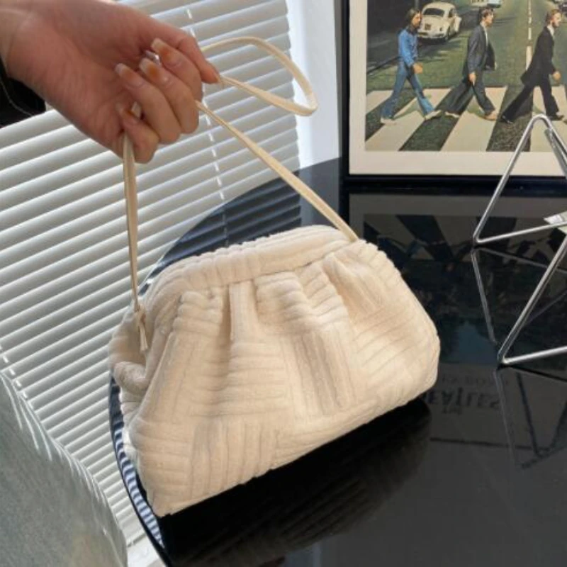 Роскошная новая сумка для полотенец, сумка 2023, женская модная популярная портативная сумка-ведро, сумка на цепочке через плечо, сумка-мессенджер